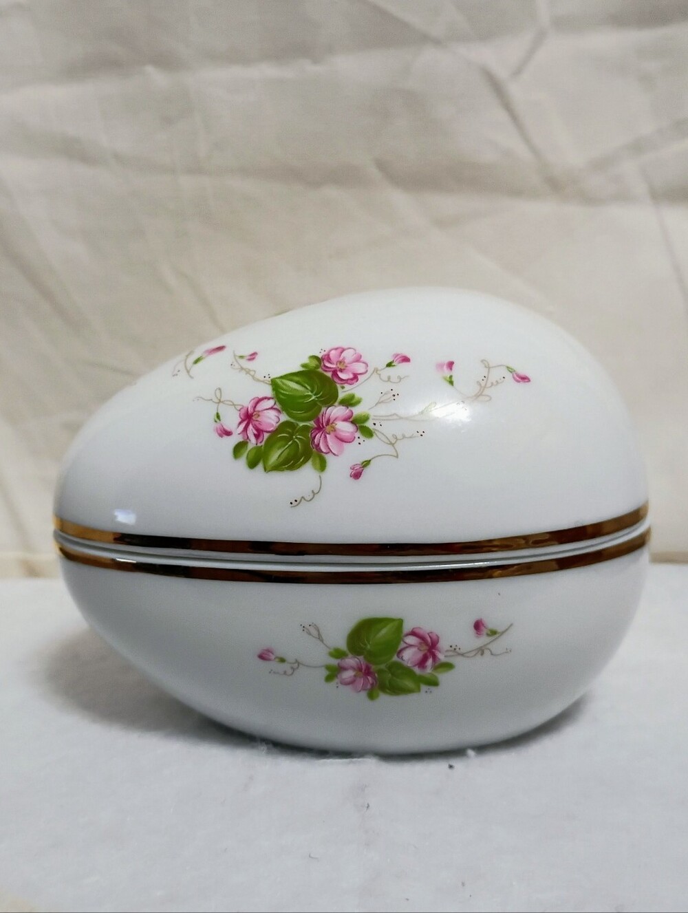 Lefton China. 1985 Egg Trinket Box